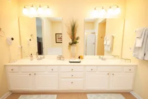 Island Breeze Lake View - Image 4