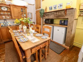 Cosy Nook - Image 4