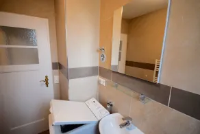 Apartment 67 - Image 3