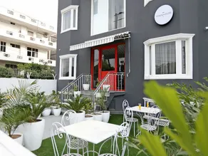 OYO Townhouse 017 HUDA City Center - Image 3