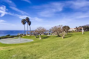 Escape At The Beach - Near Ritz Carlton - Private Entrance - 2BR - Fast WIFI - Free Parking! (MB2) - Image 2