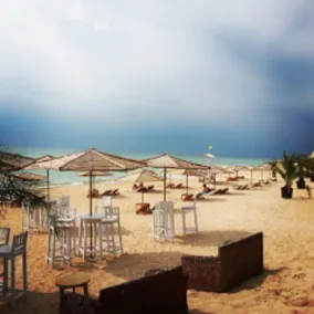 Stunning Beach Apart-sleeps 5! Pool & Sea Views! - Image 5