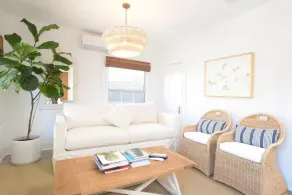 Charming 2br/2ba Cottage - Close to the Beach - Image 3