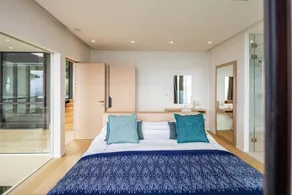 Villa Aura Caesar 5 Bedroom villa Ultra modern and luxurious Stunning sea and town views - Image 2