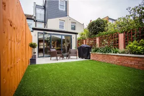 3 Bedroom Home With Skylight and Garden - Image 3