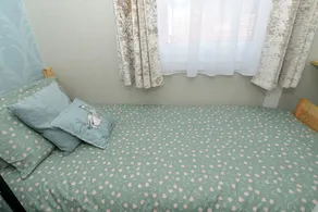 Lovely 2-Bed Chalet in Bridlington - Image 3