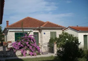 Jaroje - 80m From the Beach With Parking - H - Image 4