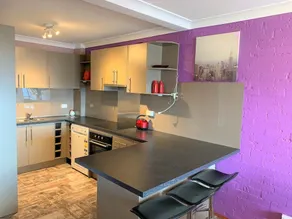 Central Park 14 - Centrally located with views to the mountains - Image 4
