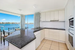 Amazing Waterfront Views Sunshine Coast H330 - Image 4