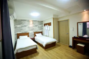 Jamjali Hotel - Image 2