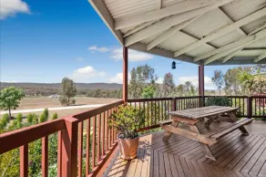Heathcote Holiday FarmStay 5BRM Villa - Image 4