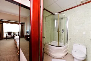 Grand Halong Hotel - Image 2