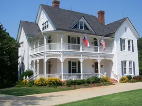 Lake Allatoona Inn - Image 2