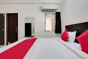 Hyderabad Elite by OYO Rooms - Image 2