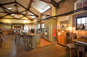 Riley's Railhouse - Image 4