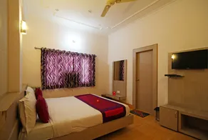 Hotel Rajat Grand - Image 2