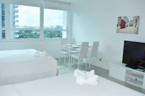 Castle Beach Club Apartments - Image 4