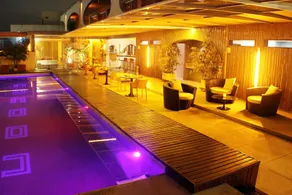 Cocoon Hotel & Lounge - Image 5