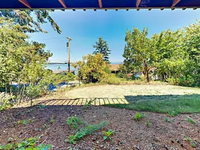 Puget Sound Views W/ Private Beach 4 Bedroom Home - Image 5