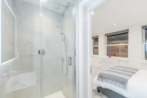 Fabulous Stay in Modern Apartment - West London Luxury - Image 5