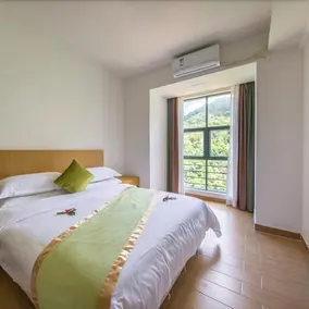 Shanhai Lanting Holiday Hotel - Image 2
