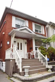 Spacious Artistic House in Toronto - Image 3