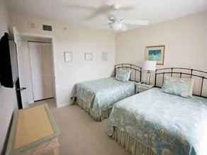 Elegant Condo with Olympic-Size Pool and Gorgeous Sunset Views by RedAwning - Image 4