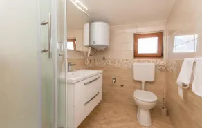 Amazing Apartment in Donje Rastane With 3 Bedrooms, Wifi and Outdoor Swimming Pool - Image 3