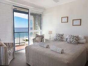Stunning views great location Sunshine Beach! - Unit 1 Vista Pacific 12 Bryan Street - Image 2