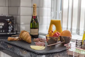 London Heathrow Serviced Apartments - Image 2