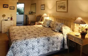 Milkwood Country Cottage - Image 3