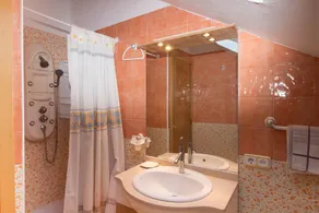 House With 4 Bedrooms in Los Monasterios, With Wonderful sea View, Poo - Image 4