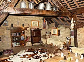 The Knight's Chamber at Chateau Le Mur - Image 4