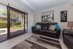 Carindale, 16 19-23 Dowling Street - Ground floor unit with foxtel, complex pool and tennis Court - Image 2