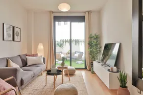 Deluxe Apartment Downtown with Pool & Parking - Image 4