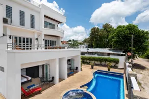 Sky Pool Villa - Image 4