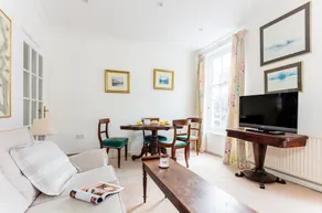 Traditional 2 bedroom flat - Image 2