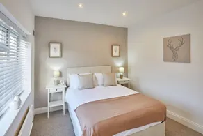 Host Stay Newsam Crescent - Image 2
