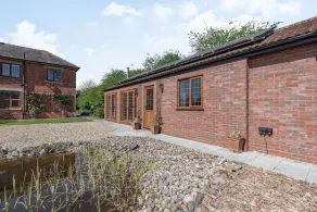 Garden Cottage - Image 3