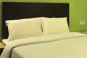 Golden Bay Hotel - Image 2