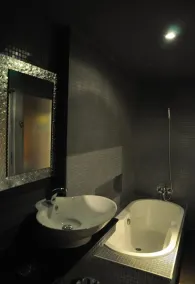 In And Out Hotel - Image 2