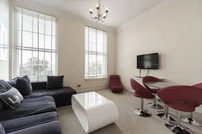 Richmond Riverside Apartment - Image 4