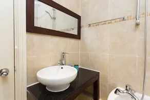 3 Bed Kensington Apartment with Balcony - Image 3