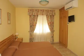 Hostal Numancia - Image 2