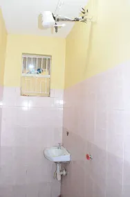 Care Guest House - Image 5
