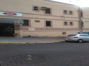 OYO Center Hotel - Image 3