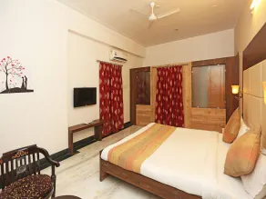 OYO 3540 Hotel Forever Rooms - Image 2