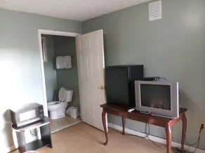 Travelers Motel - Image 5