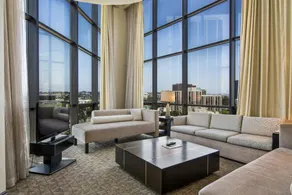 The LA Hotel Downtown - Image 4