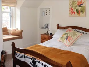 Hollyburn House - Image 4